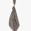 Bolso hobo Plia en color gris guijarro Bolso hobo Plia en color gris guijarro