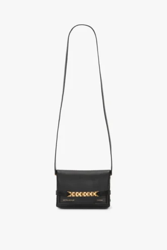 Bolso tipo bolsa con cadena mini en piel negra