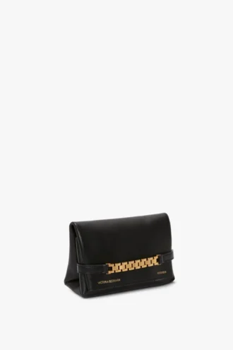 Bolso tipo bolsa con cadena mini en piel negra