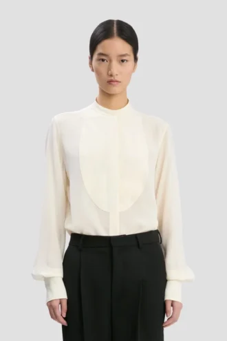 Camisa con detalle de peto en color marfil