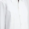Camisa con pliegues en blanco Camisa con pliegues en blanco