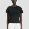 Camiseta entallada en negro Camiseta entallada en negro