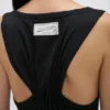 Camiseta sin mangas con abertura en negro Camiseta sin mangas con abertura en negro