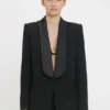 Chaqueta de esmoquin con cuello chal en negro Chaqueta de esmoquin con cuello chal en negro