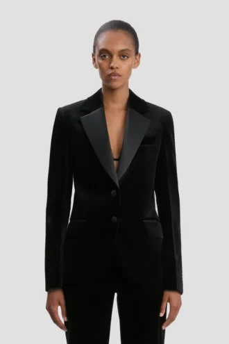 Chaqueta entallada de terciopelo negro