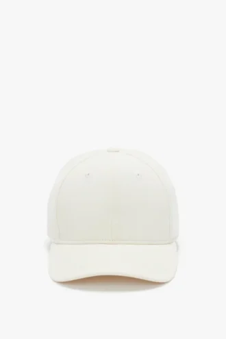 Gorra con logotipo en blanco antiguo