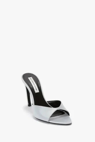 Mule Harlow 100 en satén color magnesio