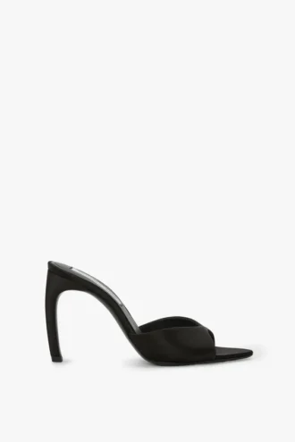 Mule Harlow 100 en satén negro