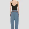 Pantalón de pierna curvada en azul nube