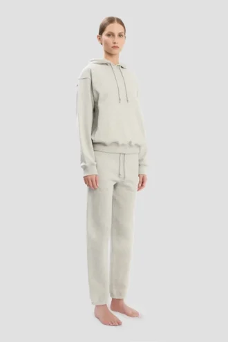 Pantalón jogger con logotipo bordado en gris jaspeado Pantalón jogger con logotipo bordado en gris jaspeado