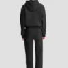Sudadera con capucha y logotipo bordado en negro Sudadera con capucha y logotipo bordado en negro