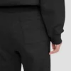 Pantalón jogger con logotipo bordado en negro Pantalón jogger con logotipo bordado en negro