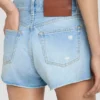 Pantalones cortos desgastados en azul claro Pantalones cortos desgastados en azul claro