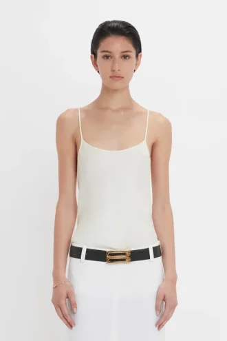 Top tipo camisola en color marfil Top tipo camisola en color marfil