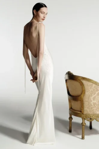 Vestido camisero de encaje en color marfil