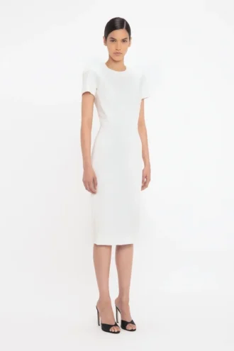 Vestido camiseta ajustado en color marfil