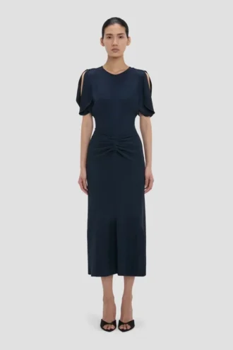 Vestido midi Bela en azul marino Vestido midi Bela en azul marino