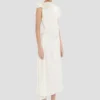 Vestido midi drapeado en color marfil Vestido midi drapeado en color marfil
