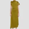 Vestido midi drapeado en color musgo Vestido midi drapeado en color musgo
