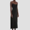 Vestido midi tipo camisola en negro